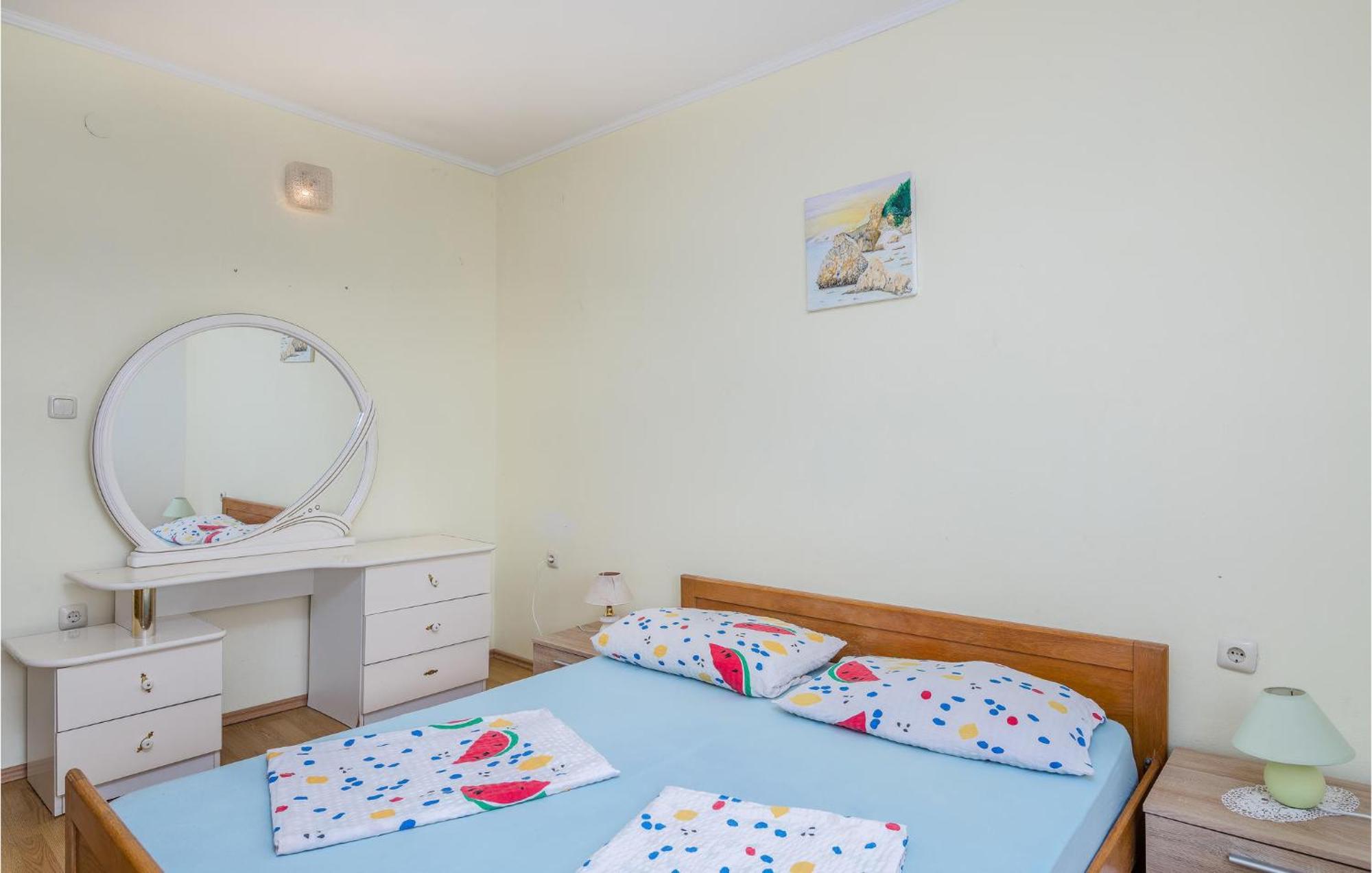Awesome Apartment In Stara Baska 1 With Kitchen Extérieur photo