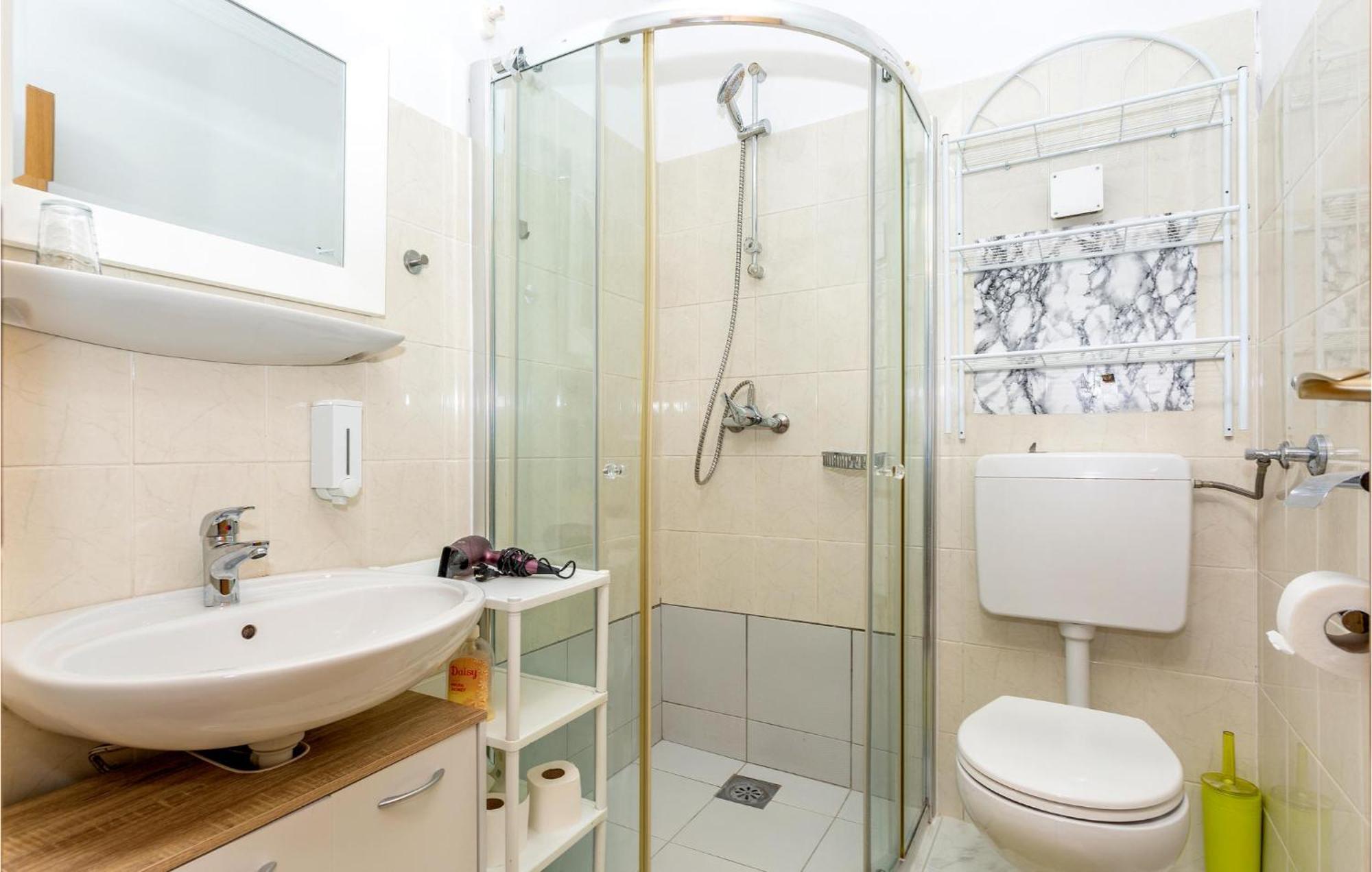 Awesome Apartment In Stara Baska 1 With Kitchen Extérieur photo